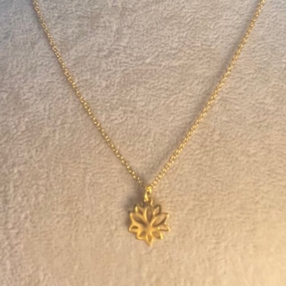 Satya Open-Work Lotus Necklace - new with tags - Picture 3 of 5